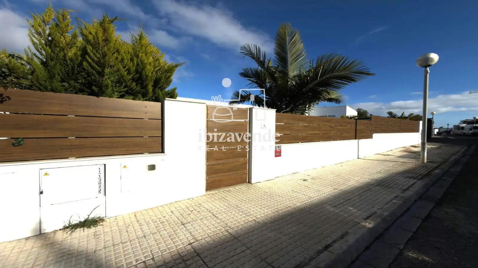 Vista exterior de Casa o xalet en venda en Santa Eulària des Riu amb Aire condicionat, Calefacció i Piscina