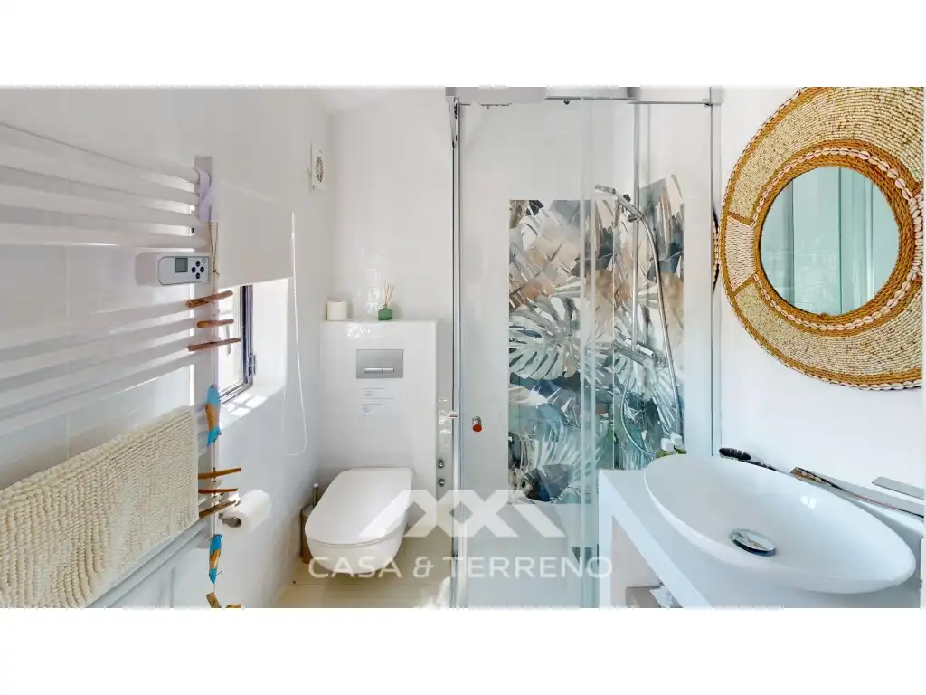 Bathroom of Commercial properties for sale in Arenas  with Air Conditioner