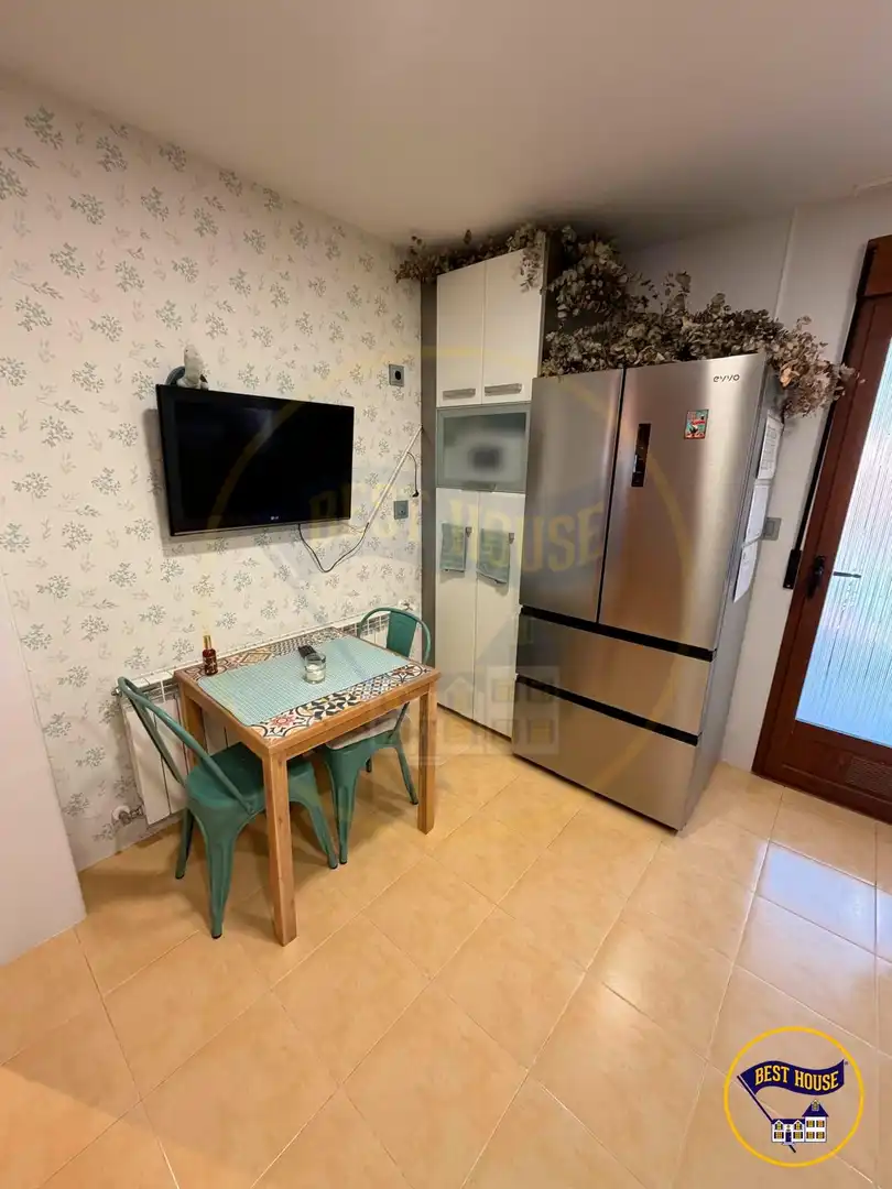 Cuina de Casa adosada en venda en Chillarón de Cuenca amb Calefacció, Jardí privat i Terrassa