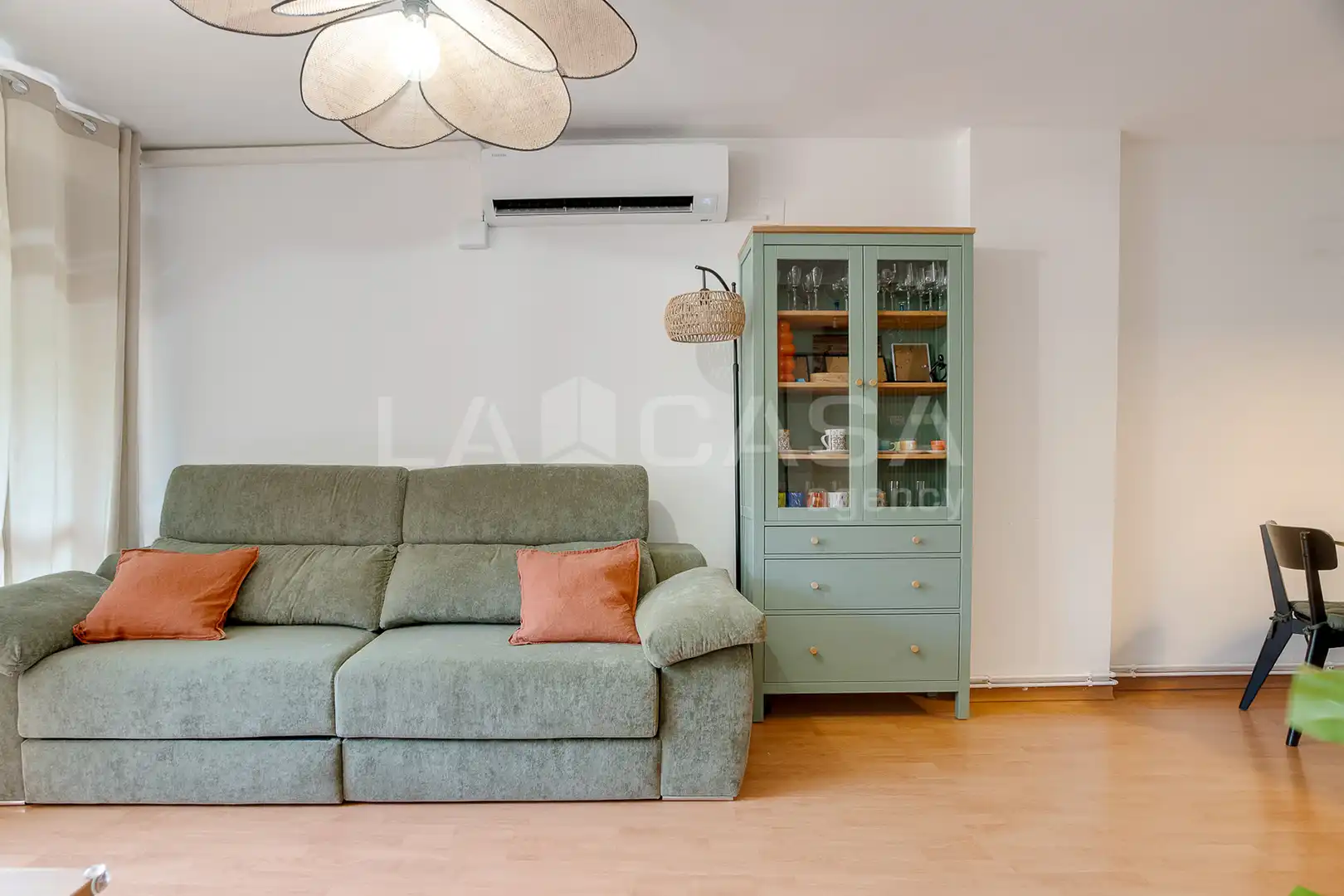 Sala de estar de Piso en venta en Barcelona con Calefacción, Trastero y Balcón