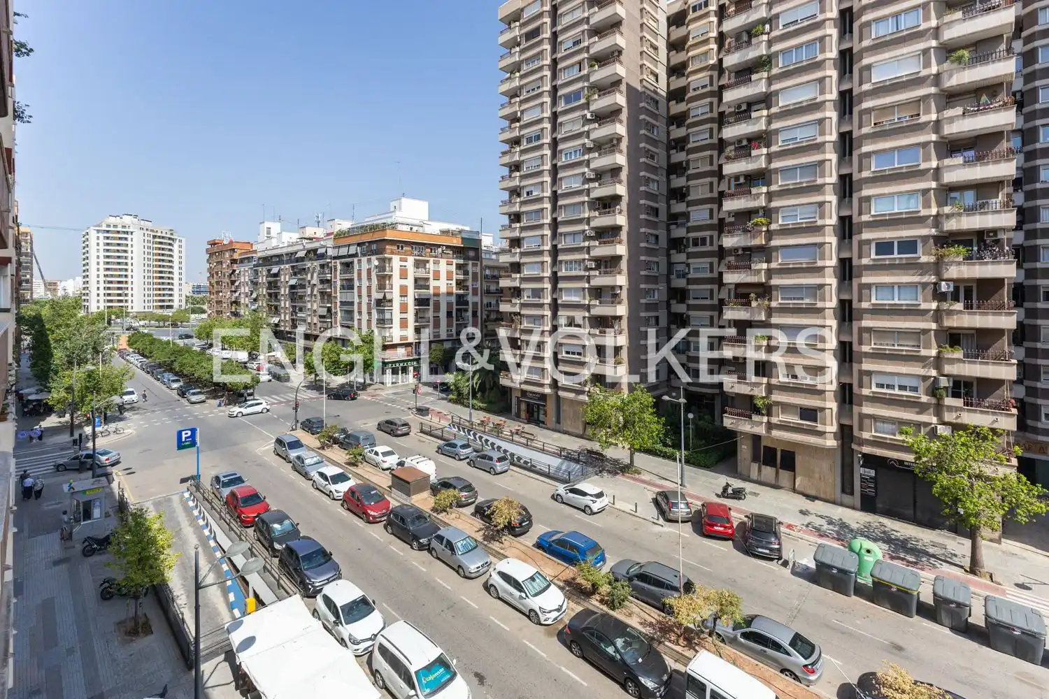 Exterior view of Flat for rent in Valencia  with Air Conditioner, Heating and Terrace