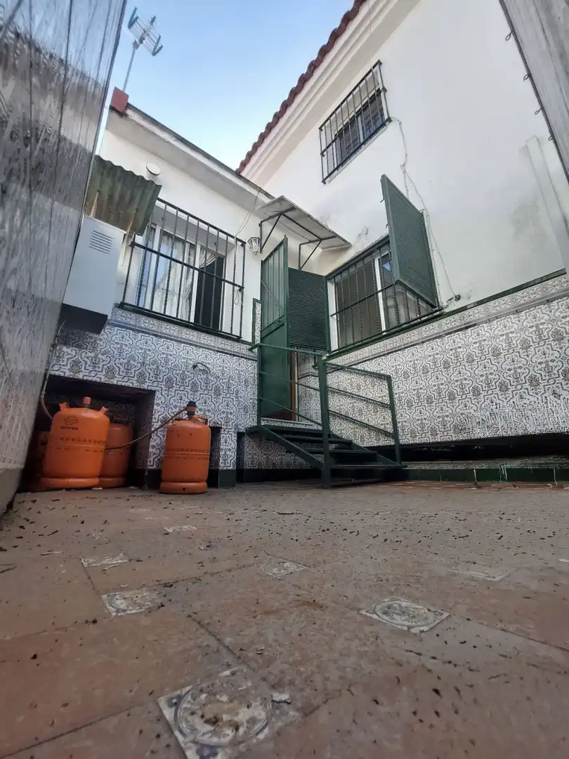 Exterior view of Houses for sale in Sevilla  with Air Conditioner, Terrace and Storage room