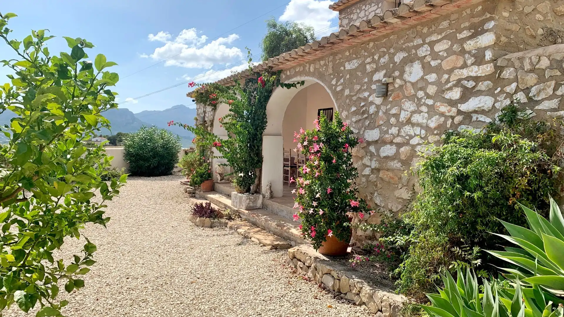 Vista exterior de Finca rústica en venda en Benissa amb Aire condicionat, Calefacció i Jardí privat
