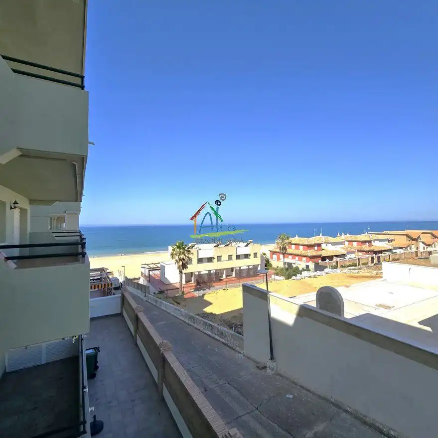 Vista exterior de Pis en venda en Almonte amb Aire condicionat, Terrassa i Piscina comunitària