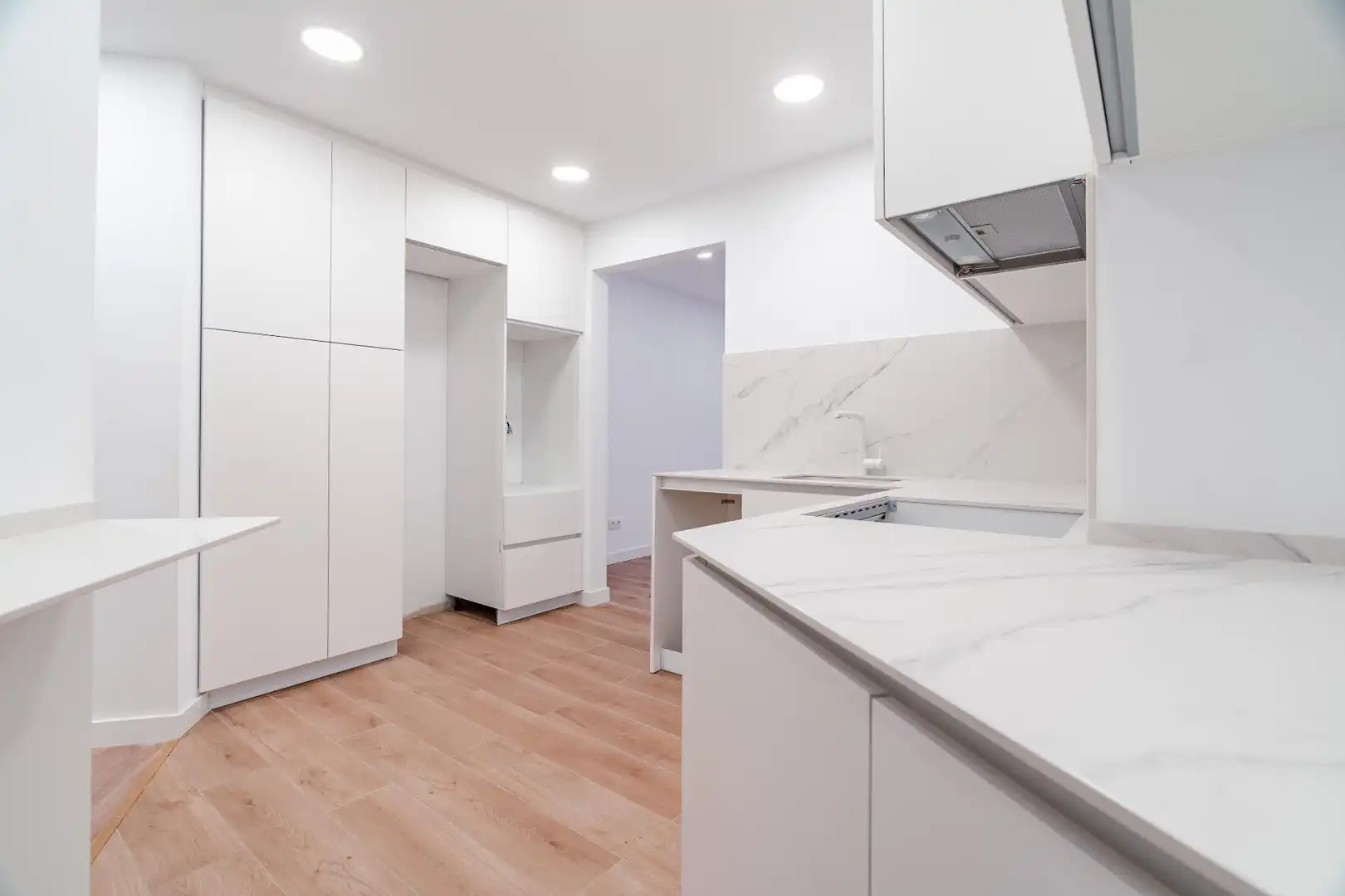 Küche von Wohnung zum Verkauf in Tarragona mit Klimaanlage und Balkon