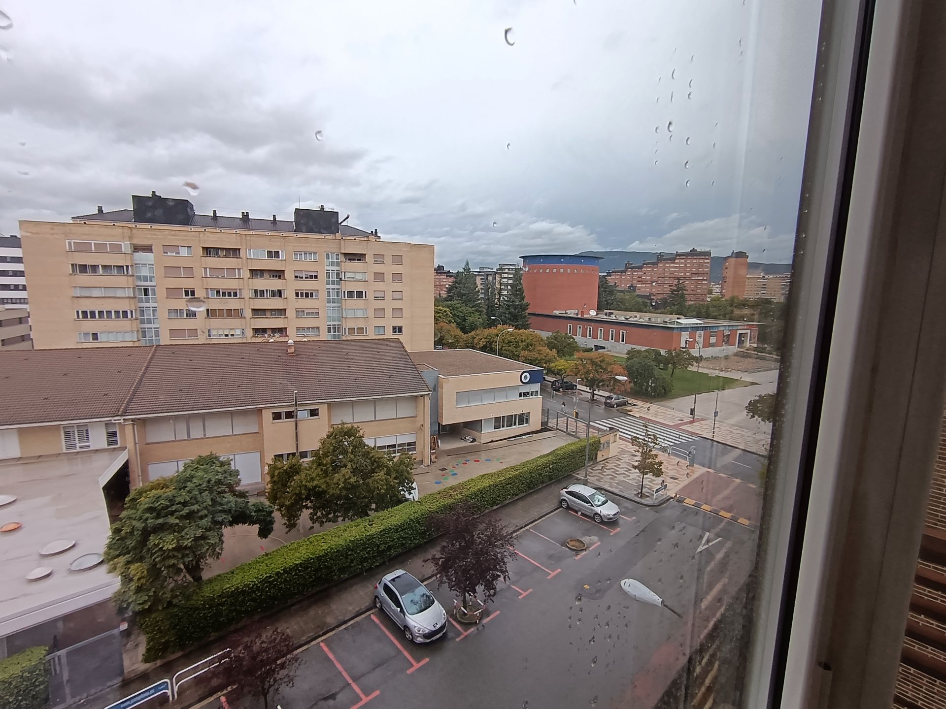 Vista exterior de Pis en venda en  Pamplona / Iruña amb Calefacció, Parquet i Traster