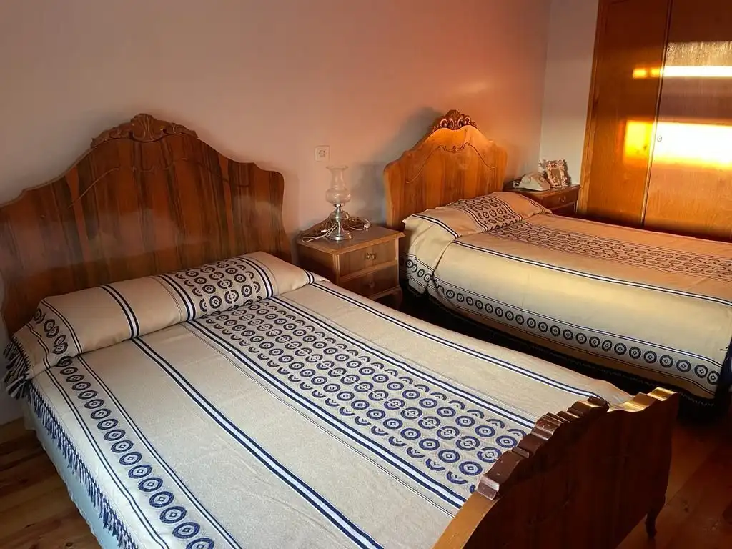 Habitación de Casa o chalet en venta en Huerta de Arriba con Calefacción, Trastero y Amueblado