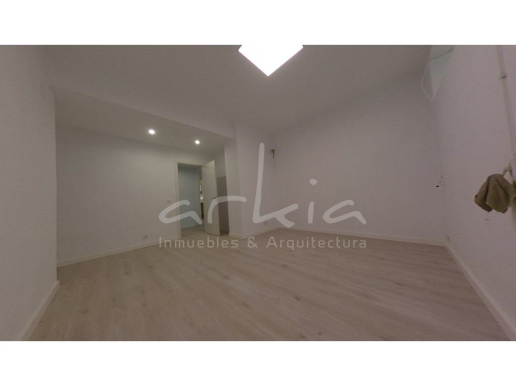 Bedroom of Office for sale in  Valencia Capital