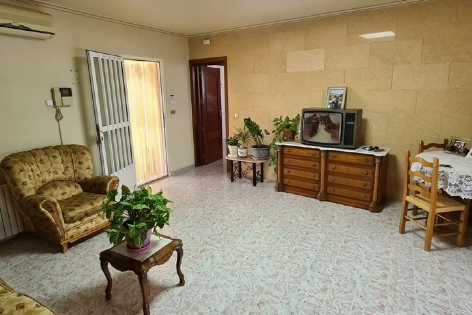 Sala d'estar de Casa o xalet en venda en Orihuela amb Aire condicionat, Calefacció i Jardí privat