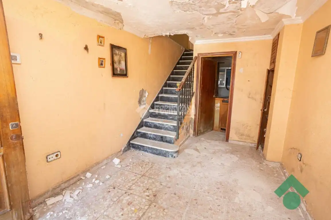Casa adosada en venda en Algeciras amb Terrassa
