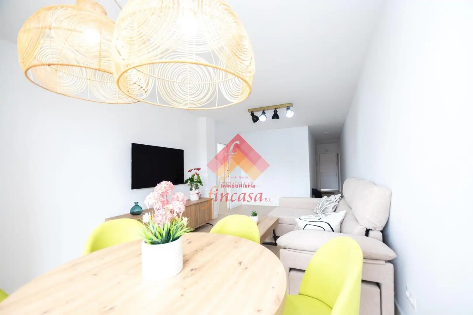 Living room of Flat for sale in Ronda  with Heating, Terrace and Furnished