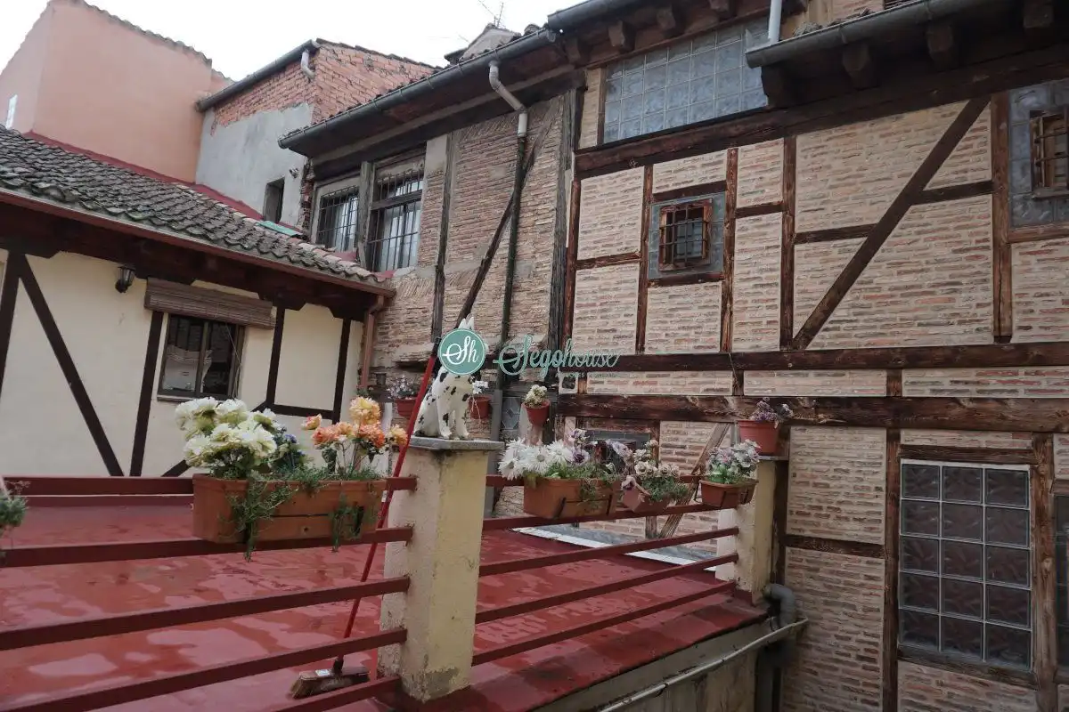 Vista exterior de Piso en venta en Segovia con Calefacción, Parquet y Terraza