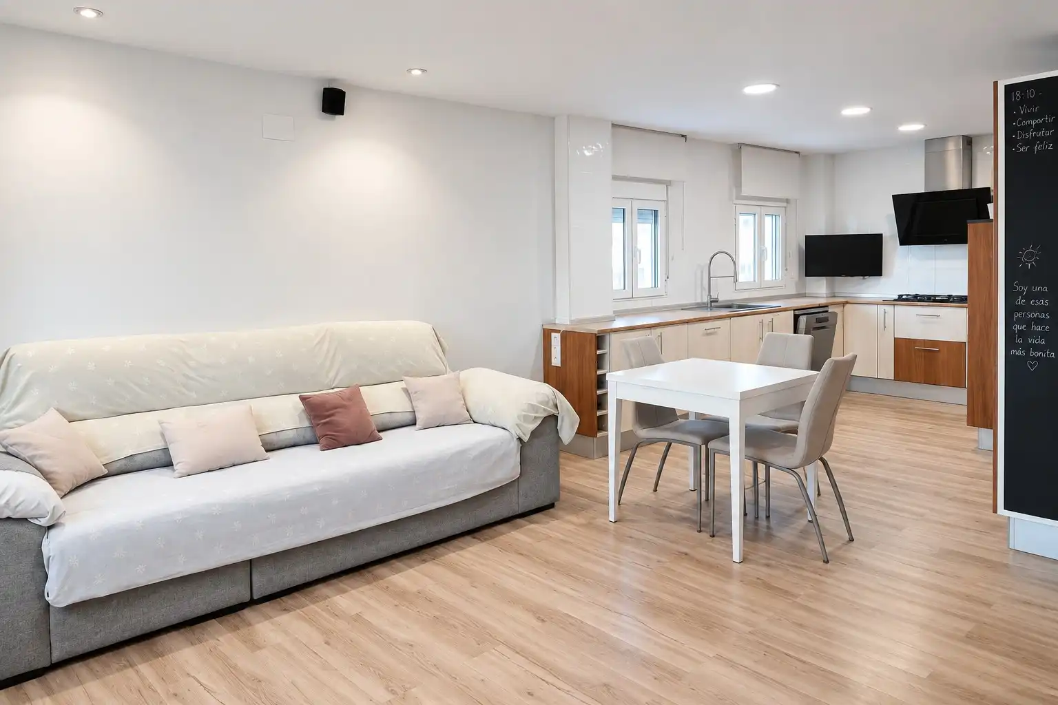 Detached house with pool for sale in cortixelles, imagen 6