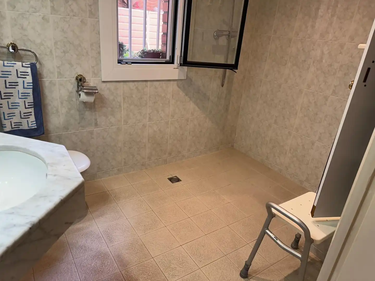 Bathroom of Flat for sale in Lleida  with Air Conditioner and Heating