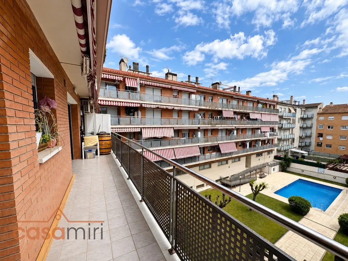Flat with pool for sale in Centre