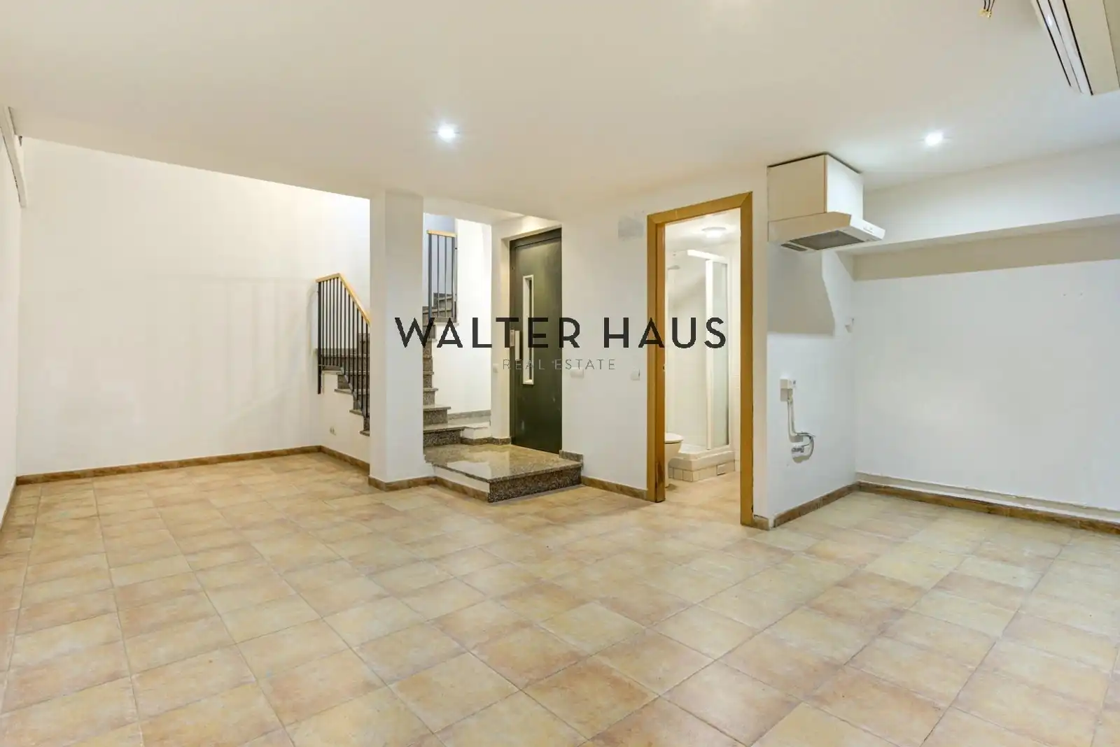 Houses for sale in Barcelona  with Air Conditioner, Heating and Terrace