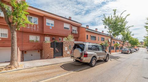Foto 2 de Casa adosada en venda a Hispanoamérica - Comunidades, Madrid