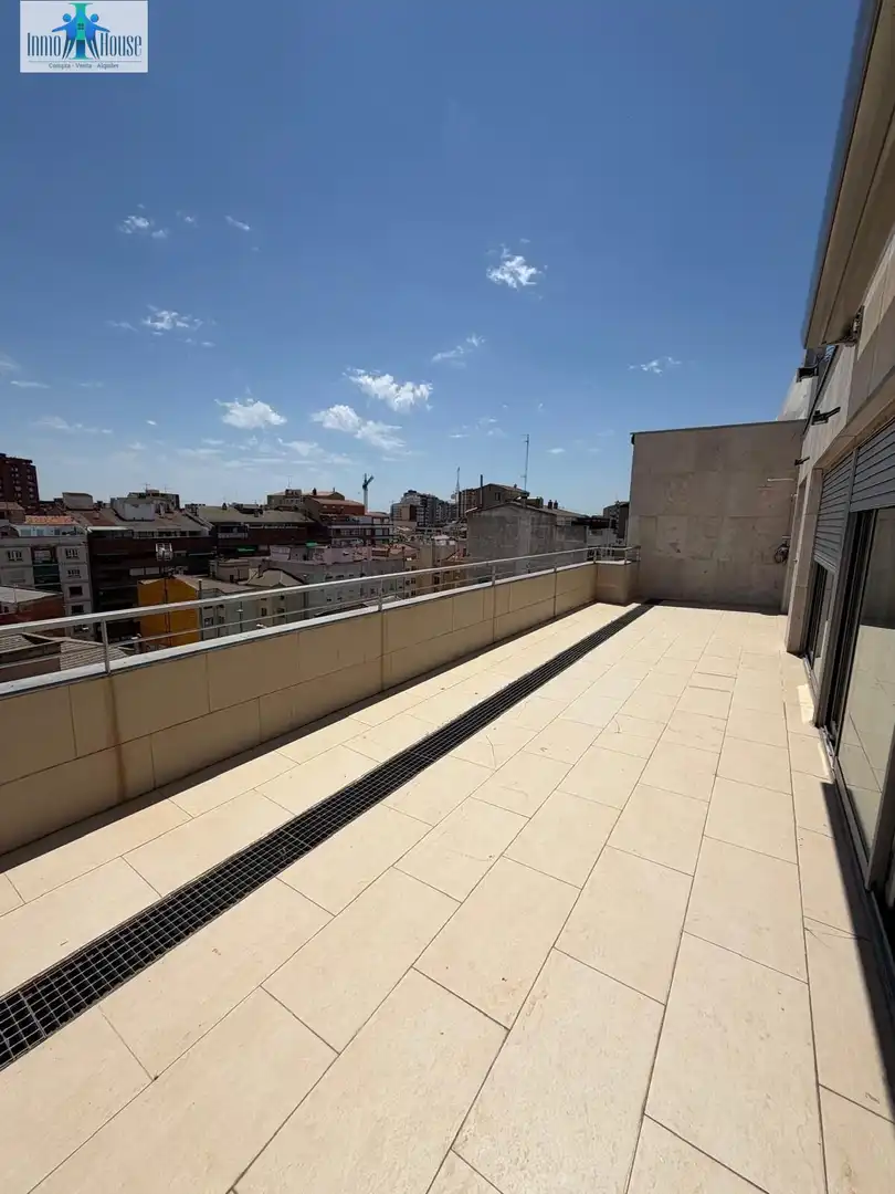 Terrace of Attic for rent in Albacete  with Air Conditioner, Heating and Parquet flooring