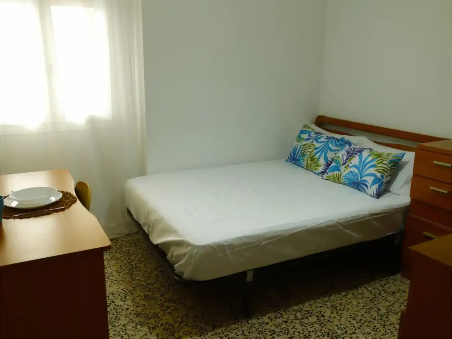 Bedroom of Flat for share in Piscinas