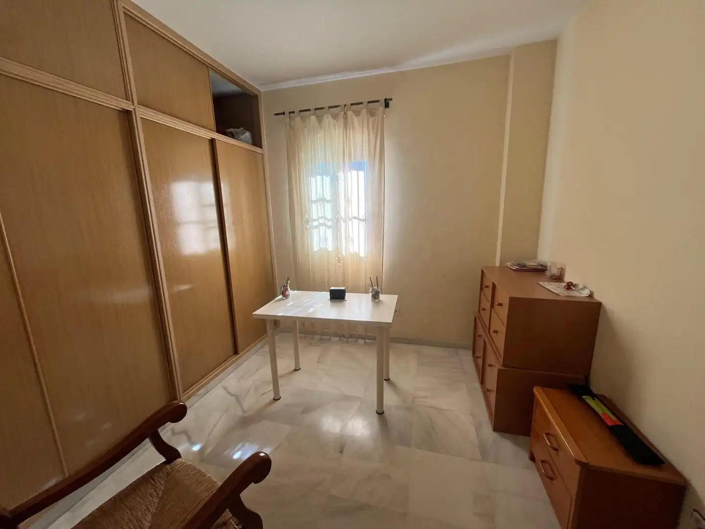 Dormitori de Casa adosada en venda en Huévar del Aljarafe amb Terrassa i Balcó