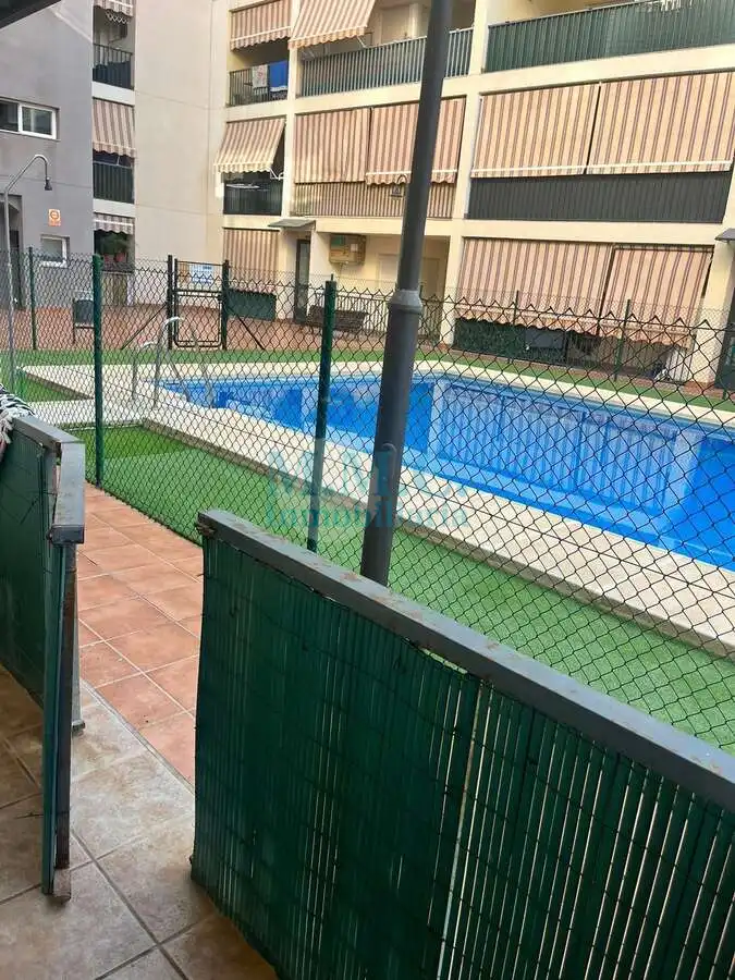 Piscina de Piso en venta en Roquetas de Mar con Aire acondicionado, Terraza y Amueblado