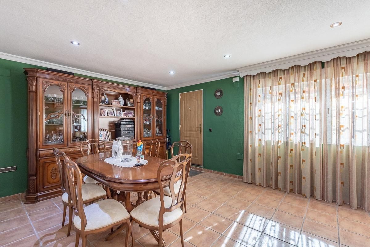Menjador de Casa o xalet en venda en  Granada Capital amb Terrassa