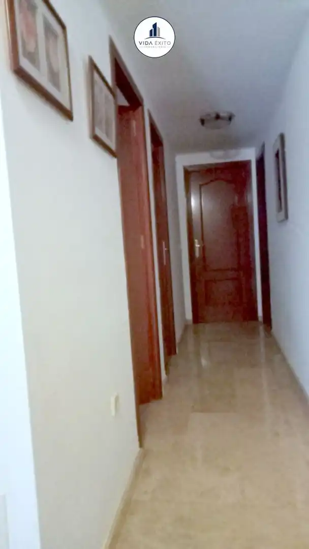 Wohnung zum Verkauf in Jaén mit Klimaanlage, Heizung und Terrasse