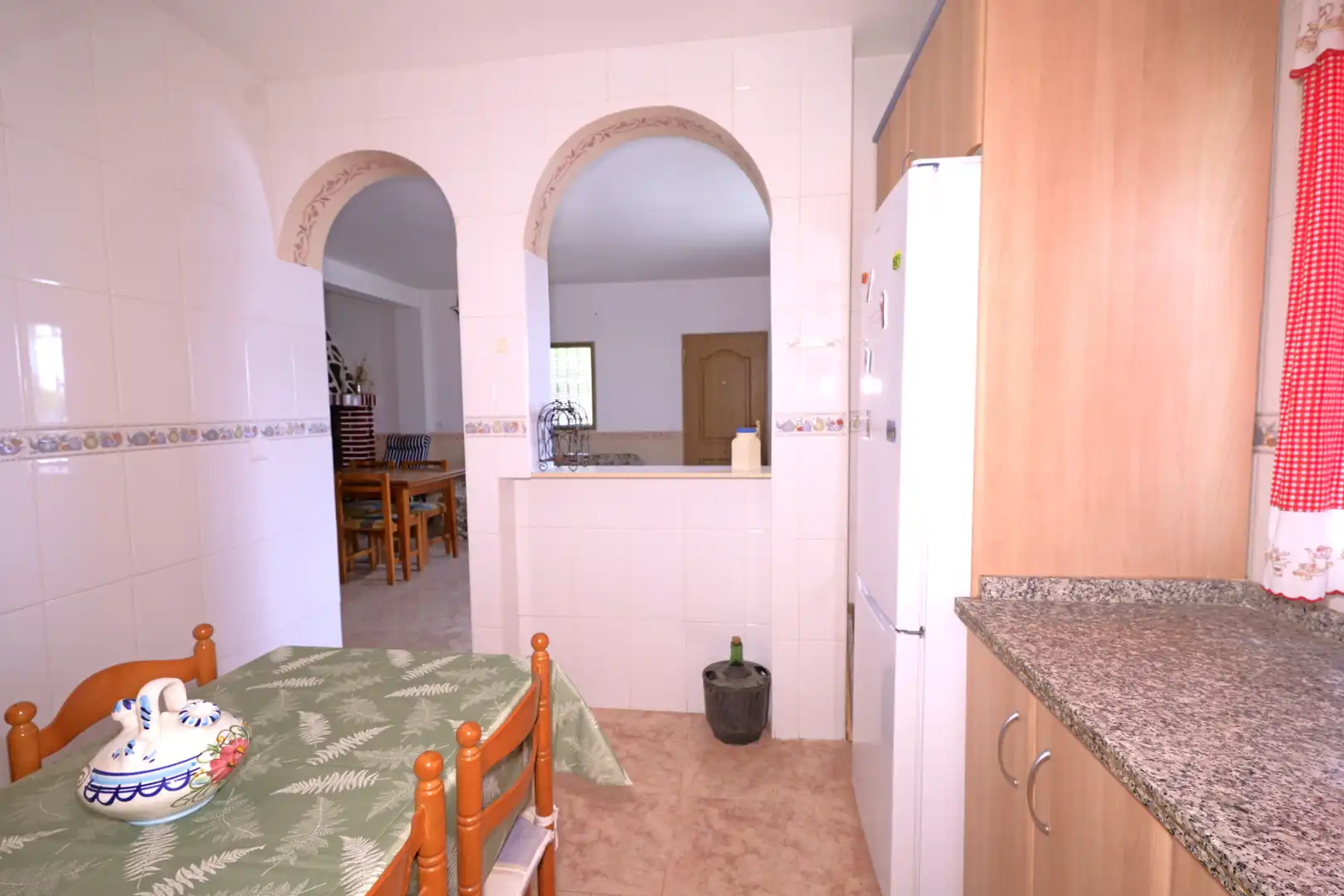 Cuina de Casa o xalet en venda en Nevada amb Jardí privat, Terrassa i Moblat