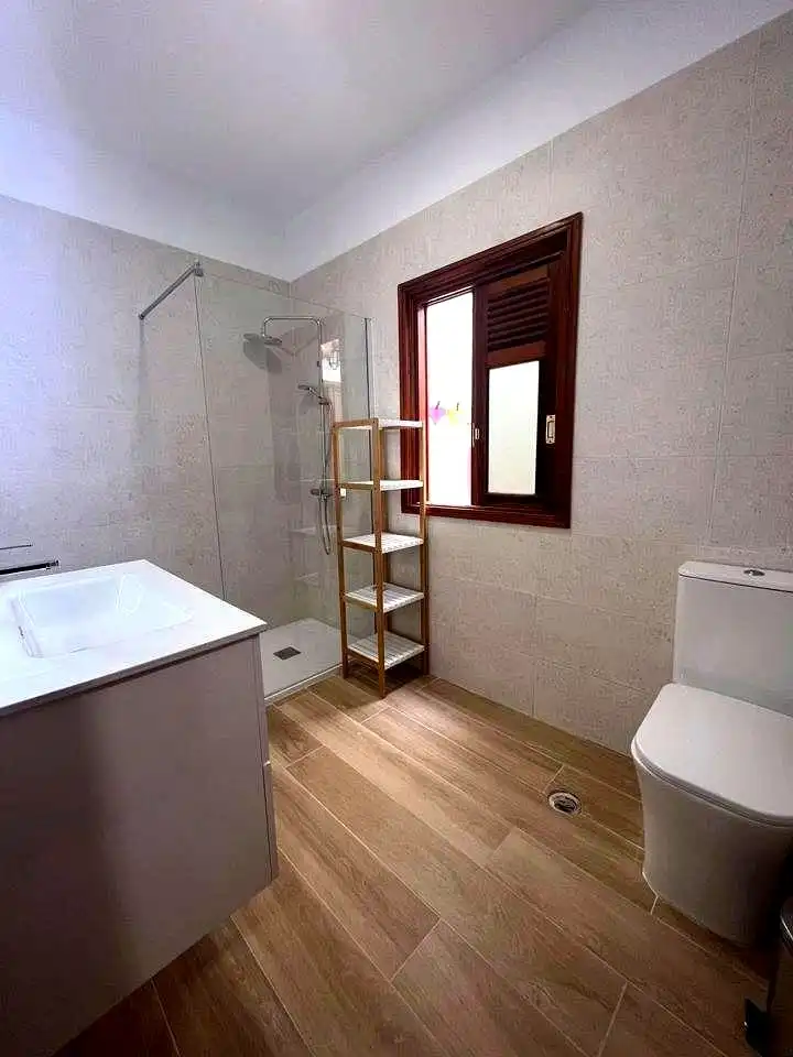 Room in Bartolome Benitez, Gracia