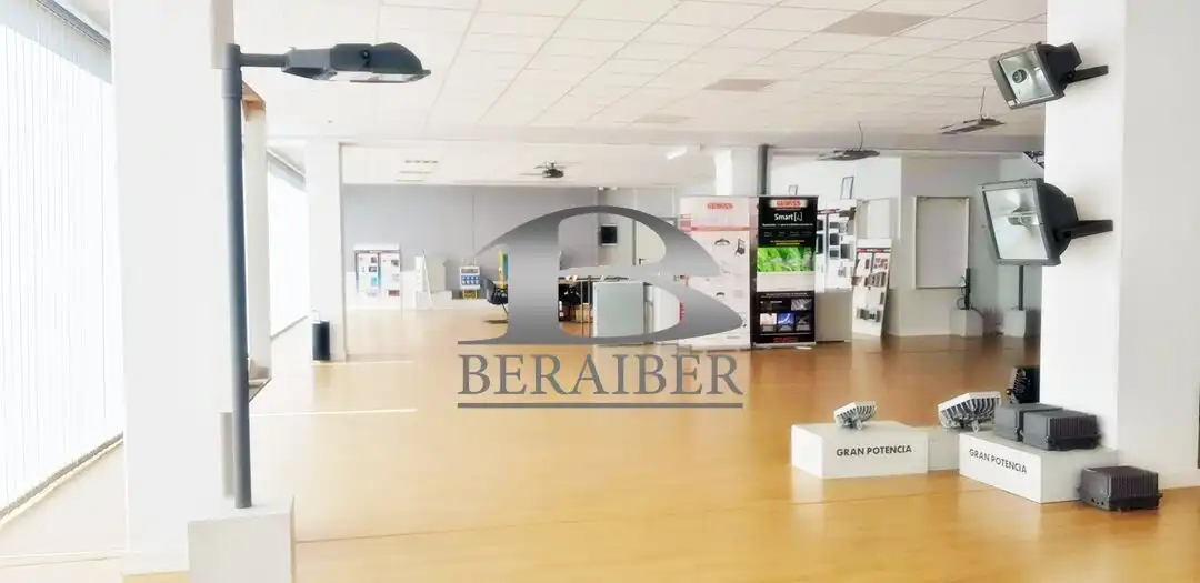 Industrial buildings for rent in Zaratamo