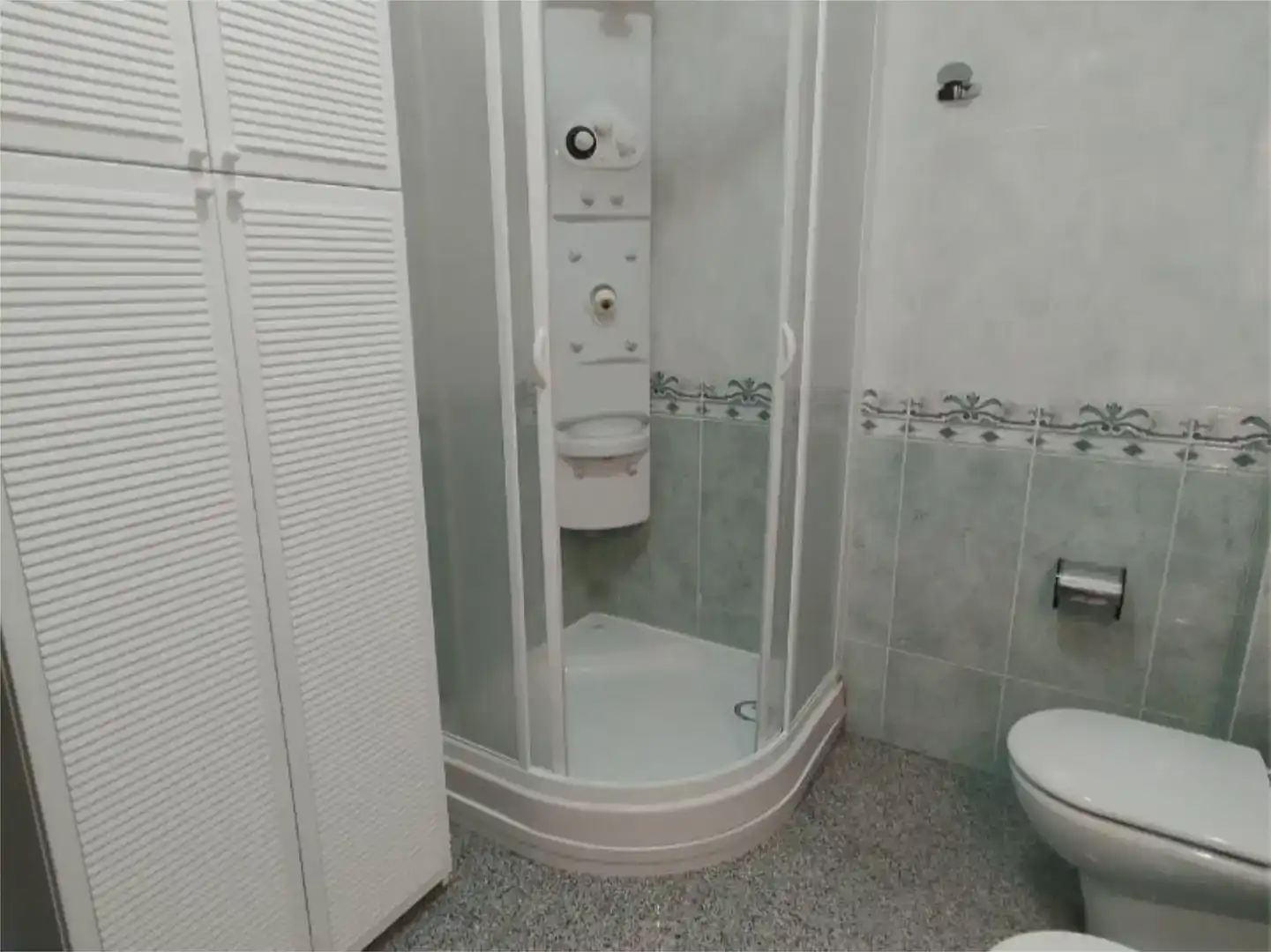 Badezimmer von Wohnung zum Verkauf in Mugardos mit Balkon