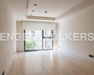 Exterior view of Apartment to rent in  Madrid Capital  with Air Conditioner, Heating and Storage room
