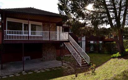 Vista exterior de Casa adosada de lloguer en La Moraleja amb Calefacció, Jardí privat i Terrassa