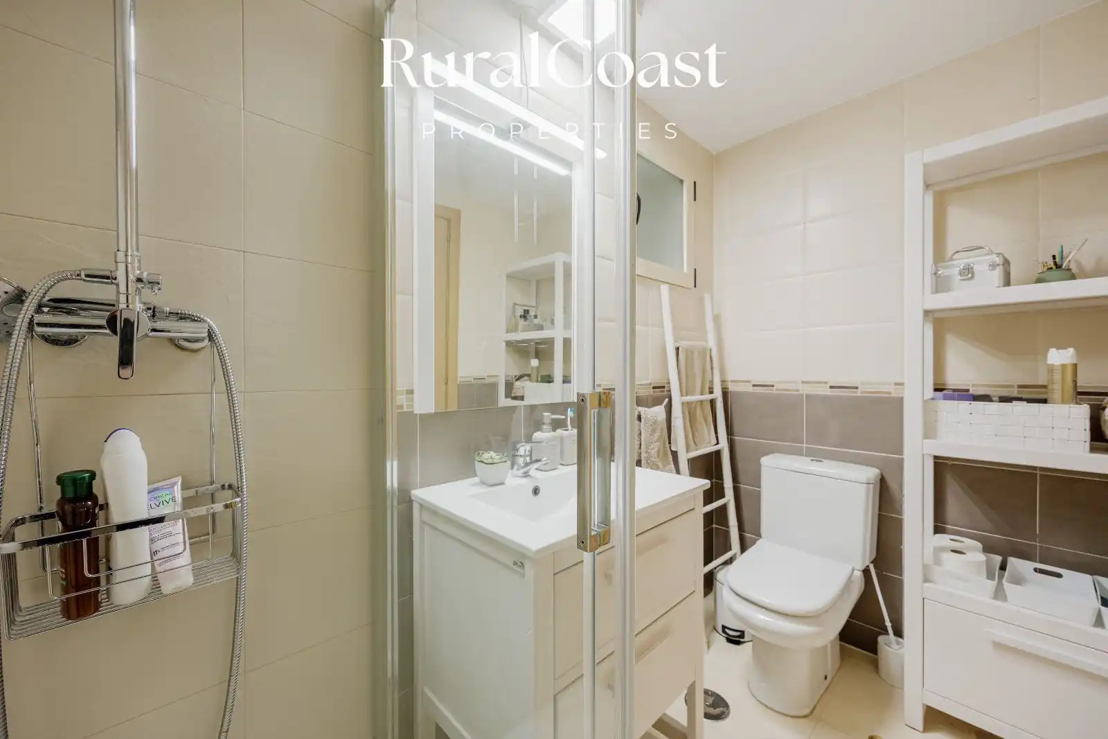 Bathroom of Flat for sale in Alicante / Alacant  with Air Conditioner, Heating and Storage room