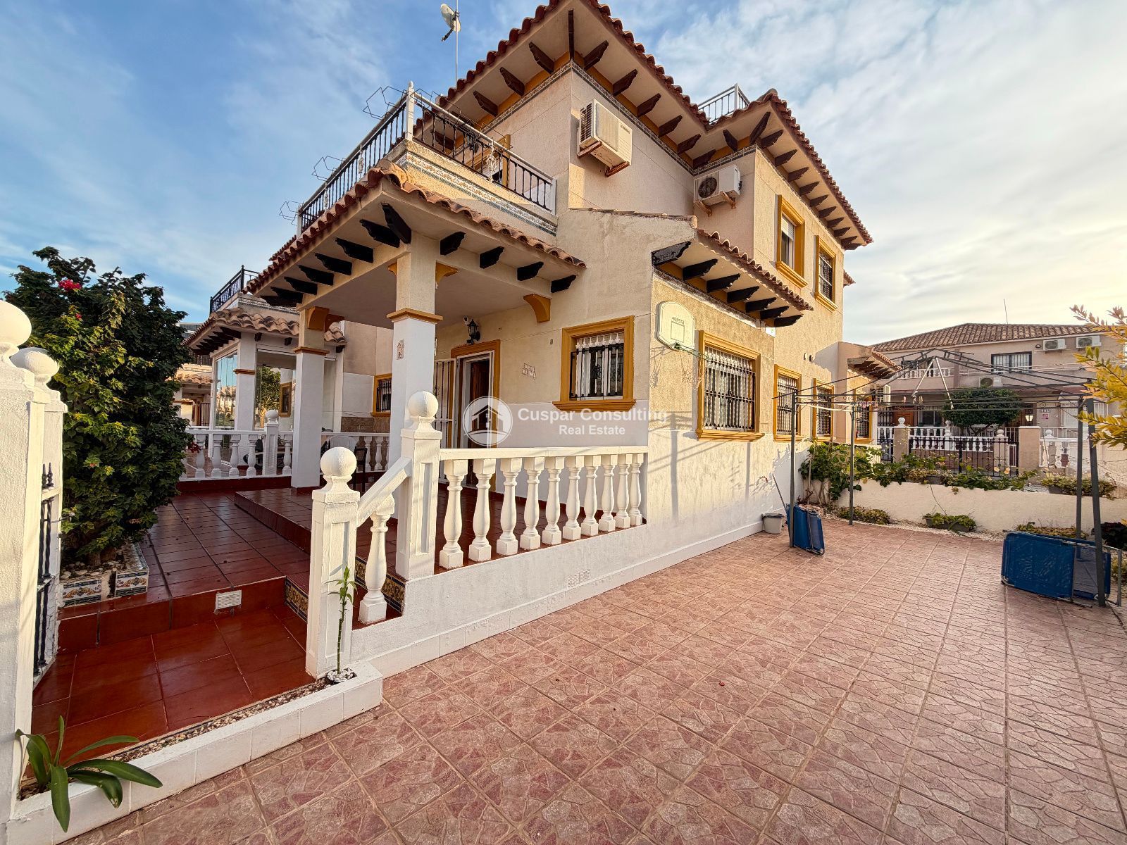Exterior view of Single-family semi-detached for sale in Orihuela  with Washing machine and Balcony