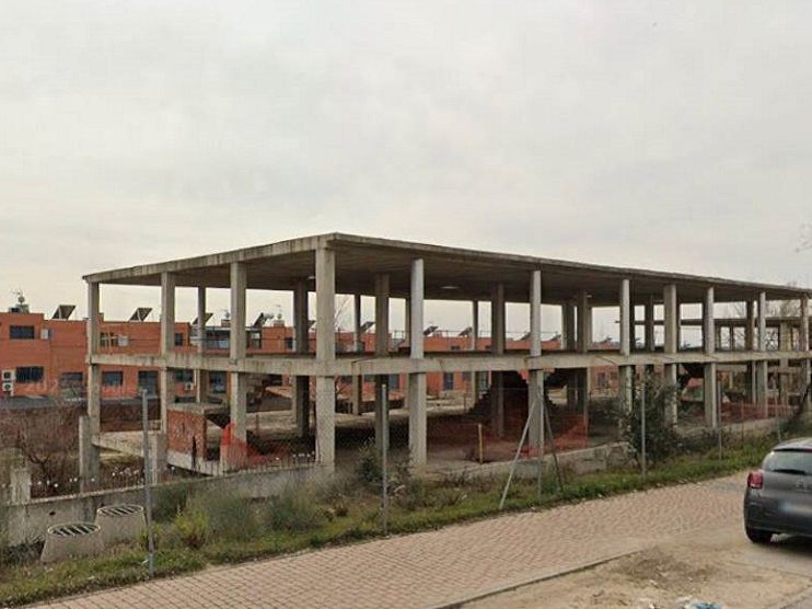 Vista exterior de Edificio en venta en Arroyomolinos (Madrid)