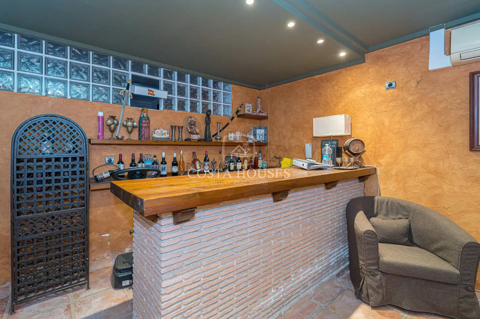 Houses for sale in Jávea / Xàbia  with Air Conditioner, Heating and Terrace