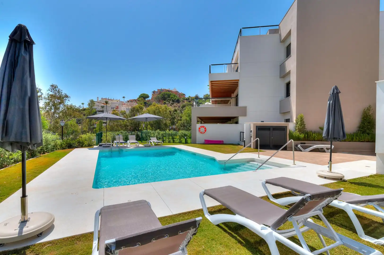 Piscina de Planta baixa de lloguer en Marbella amb Aire condicionat, Calefacció i Jardí privat