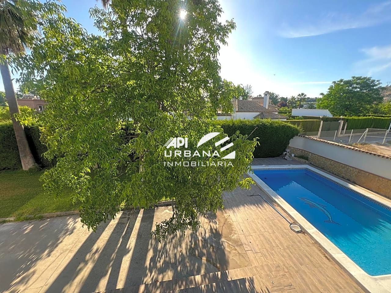 Vista exterior de Casa o xalet en venda en Lucena amb Aire condicionat, Jardí privat i Terrassa