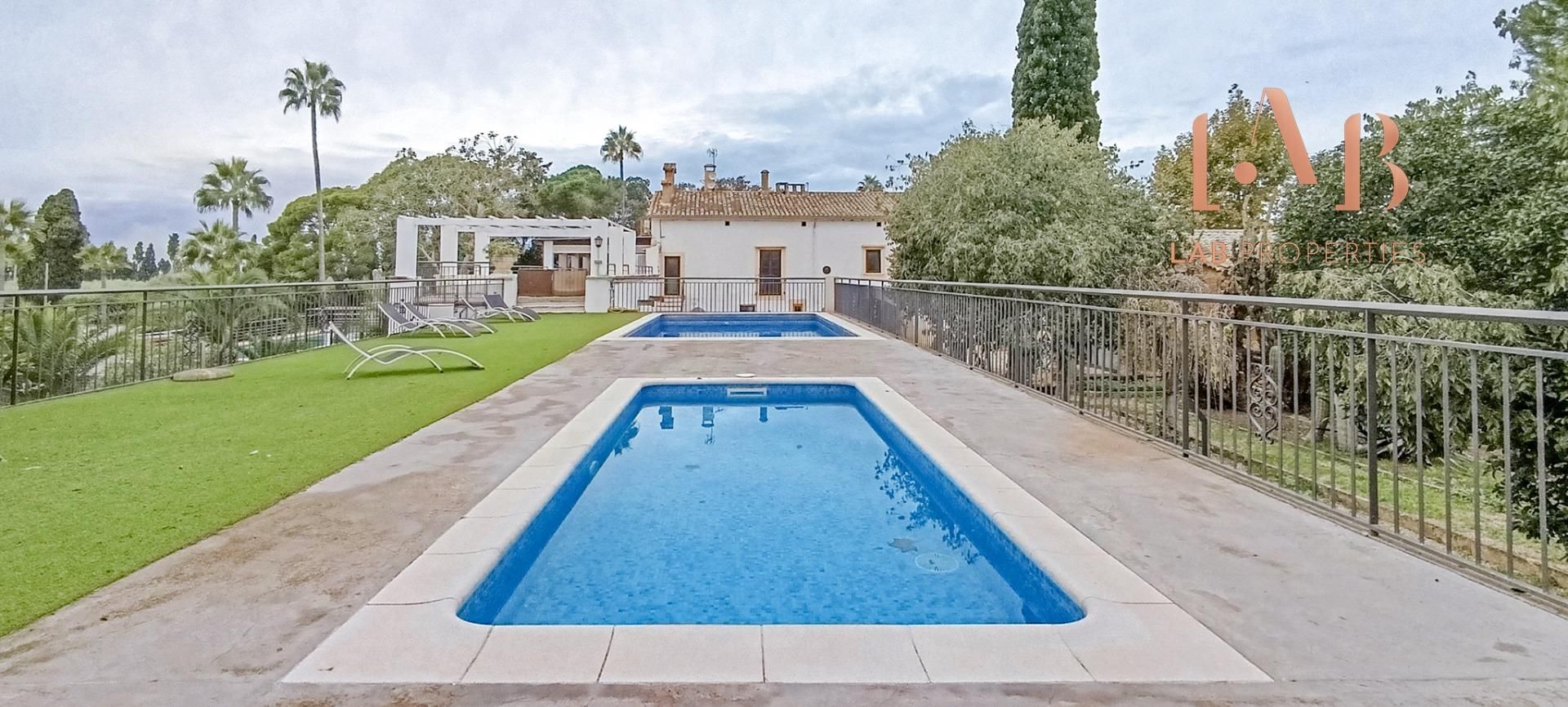 Swimming pool of Country house to rent in Marratxí  with Air Conditioner, Heating and Private garden