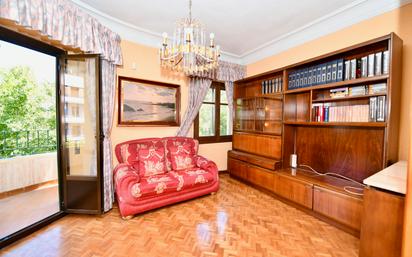 Living room of Flat for sale in  Madrid Capital  with Balcony