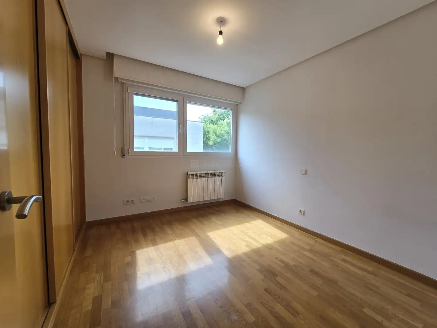 Bedroom of Flat for sale in  Logroño  with Air Conditioner, Heating and Storage room