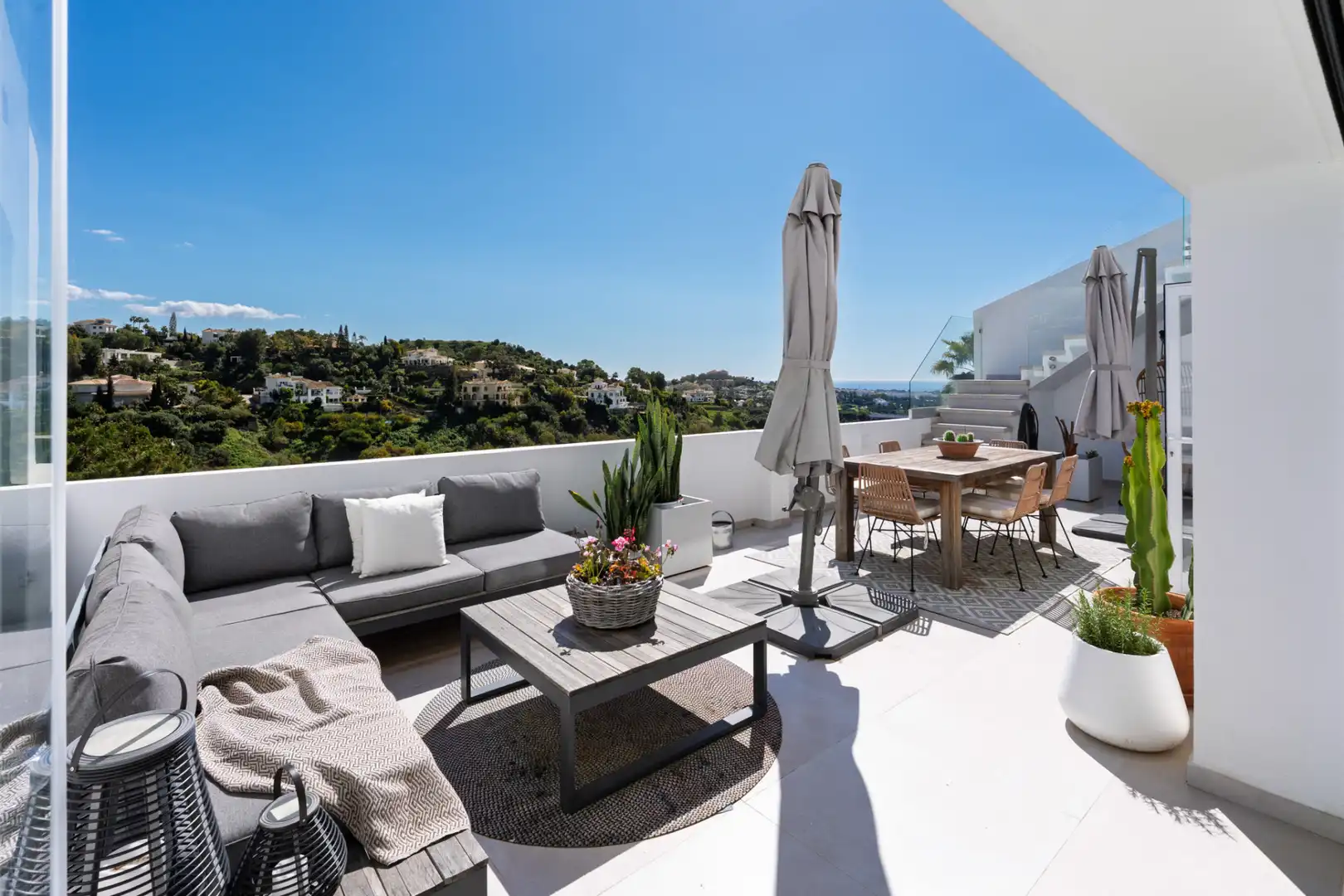 Terraza de Ático en venta en Benahavís con Aire acondicionado, Terraza y Piscina