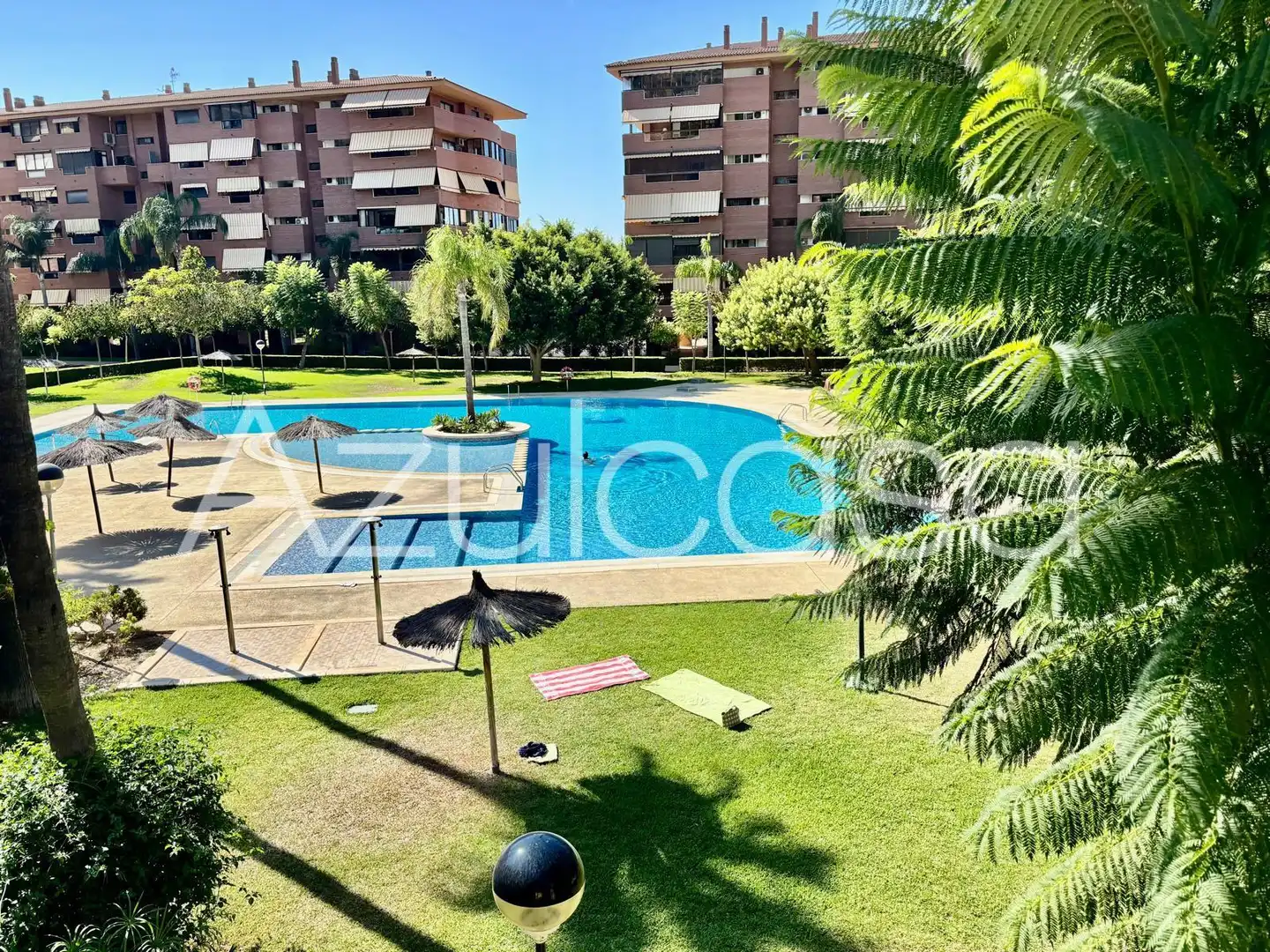 Piscina de Pis en venda en Alicante / Alacant amb Calefacció, Terrassa i Traster