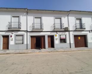 Vista exterior de Casa o xalet en venda en El Viso amb Aire condicionat