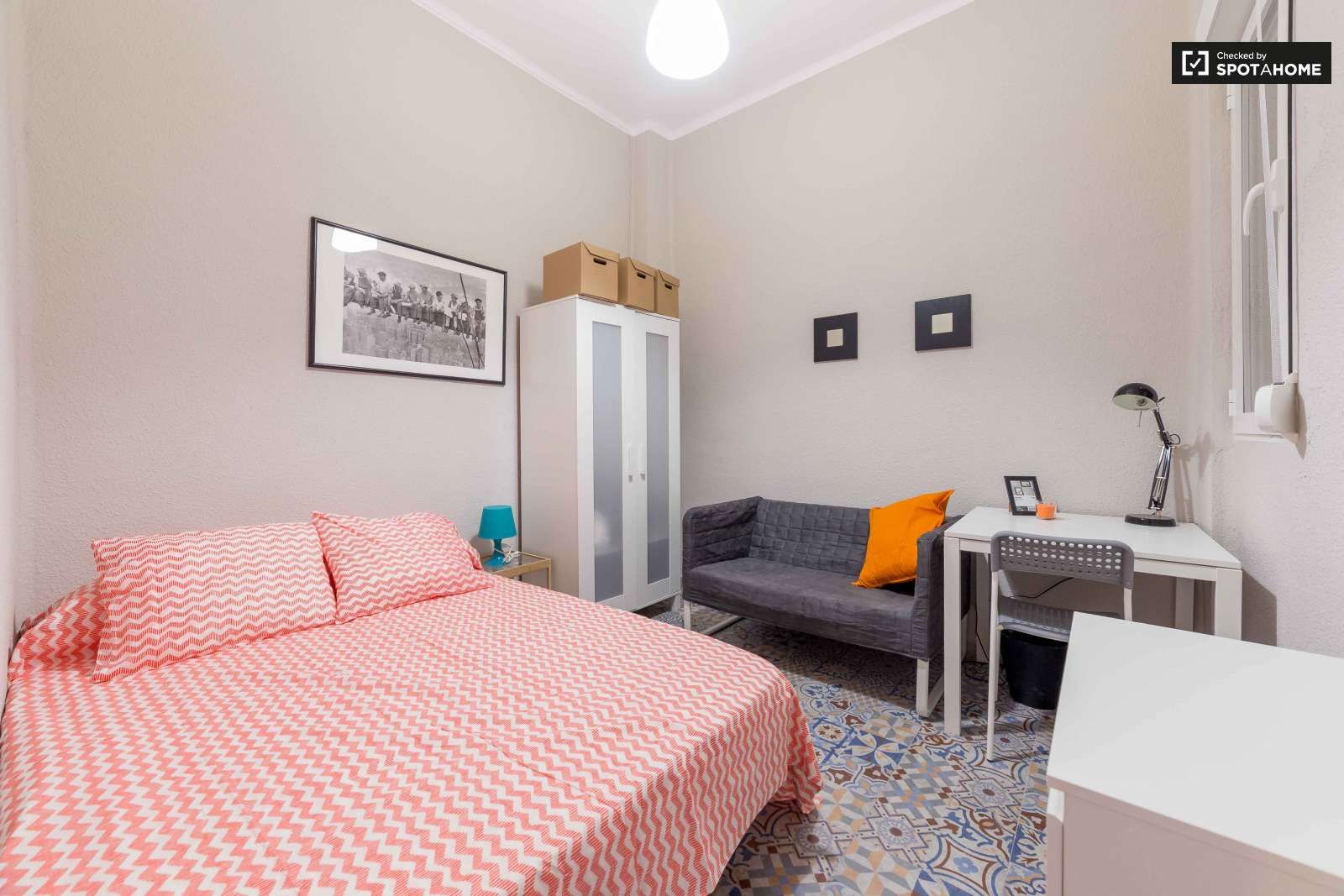 Flat to share in Gran Via
