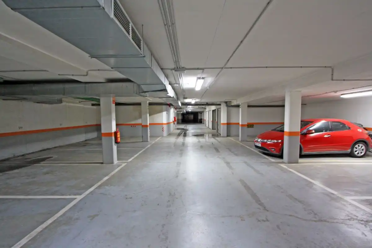 Aparcament de Apartament en venda en Dénia amb Aire condicionat, Calefacció i Terrassa