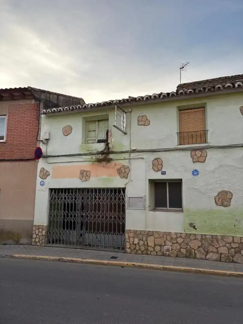 Vista exterior de Casa adosada en venda en Gurrea de Gállego amb Traster