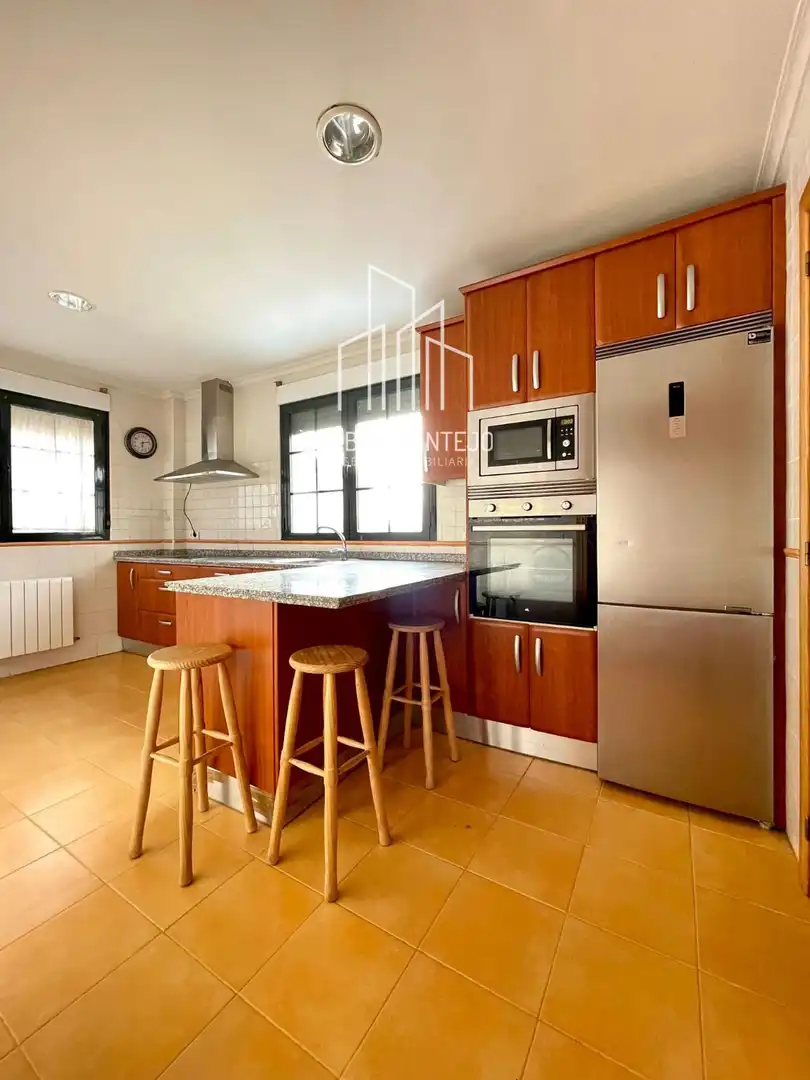 Cocina de Casa adosada en venta en Doñinos de Salamanca con Calefacción, Jardín privado y Trastero