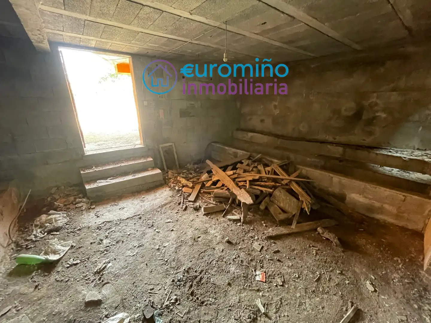Casa o chalet en venta en As Neves   con Terraza, Trastero y Amueblado